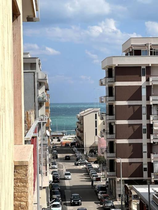 Il mare in città. Appartamento vista mare Monopoli Exterior foto